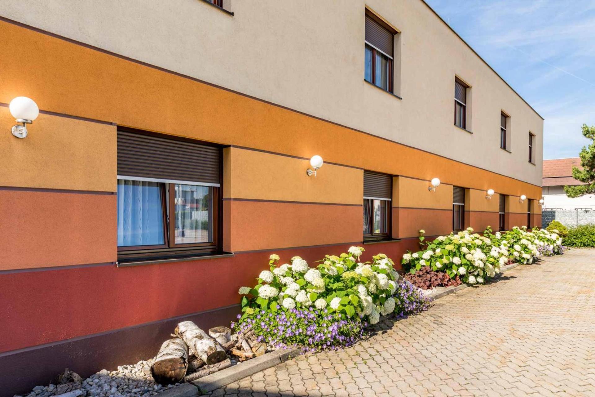 Hotel Garni Steinfeld Wiener Neustadt Extérieur photo