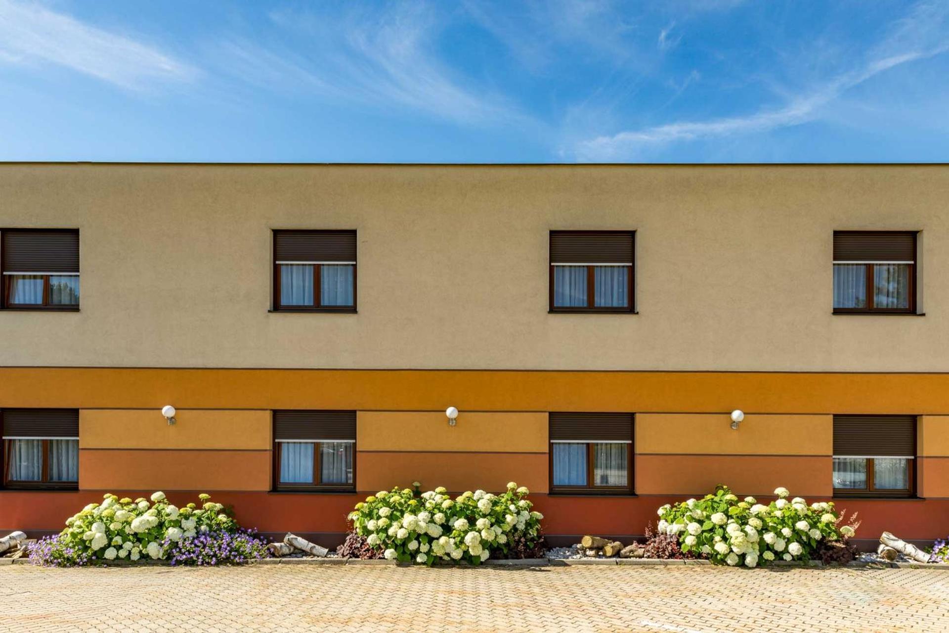 Hotel Garni Steinfeld Wiener Neustadt Extérieur photo