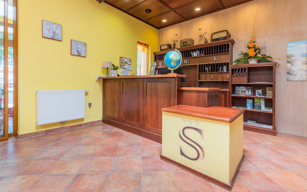 Hotel Garni Steinfeld Wiener Neustadt Extérieur photo