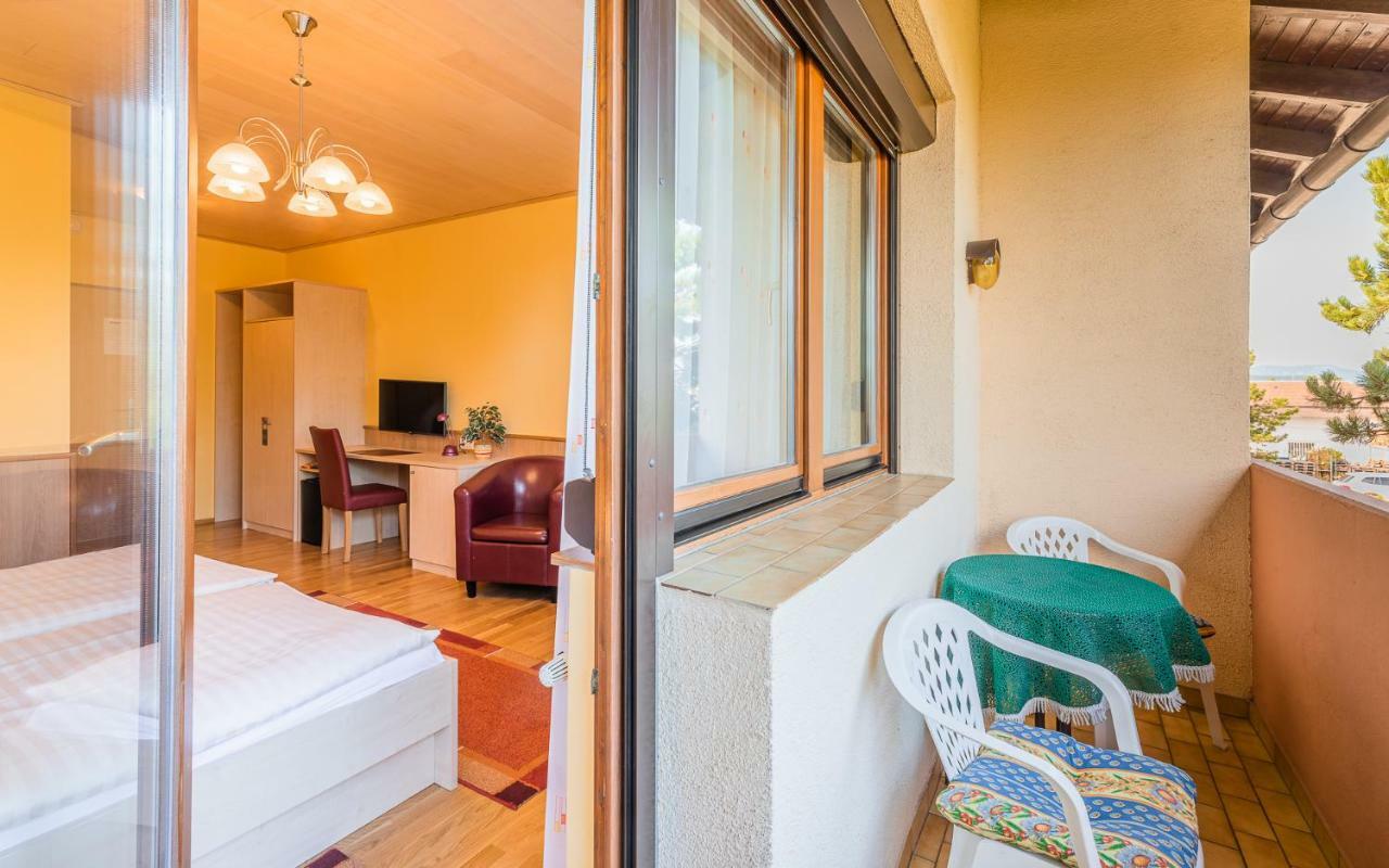 Hotel Garni Steinfeld Wiener Neustadt Extérieur photo